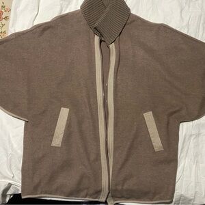 YEST Oversized Poncho Cape Style Jacket with wide sleeves 3/4 & Pockets